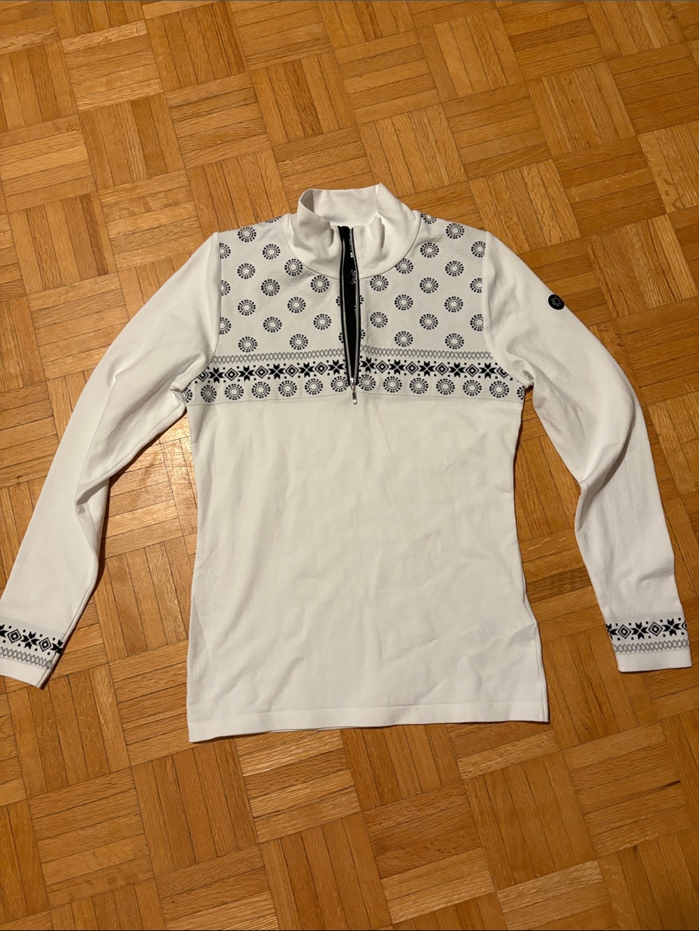 Newland Women’s White Quarter-Zip Nordic Print  top